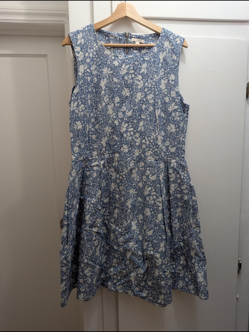 GAP Blue and White Floral Sleeveless Mini Dress